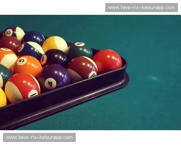 台球，不只是击球：一场优雅与热血交织的都市生活